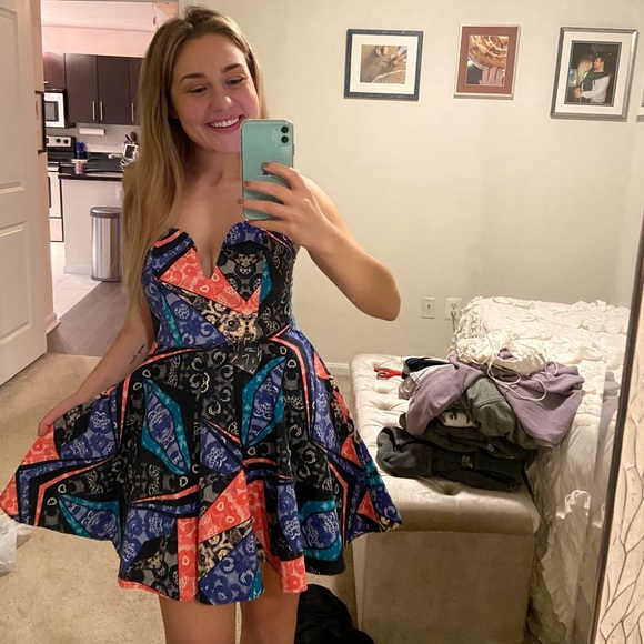 Nasty Gal Strapless Sweetheart Mini - Picture 3 of 4